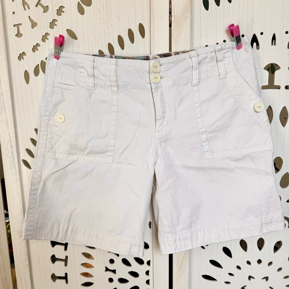 Saks Fifth Avenue BLUE | Women’s White Khaki Shorts | Size 8 | 100% Cotton
